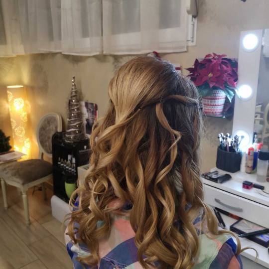 Bibi beauty centar #beograd Feniranje i stilizovanje Feniranje na ravno / lokne - duga kosa hair sty