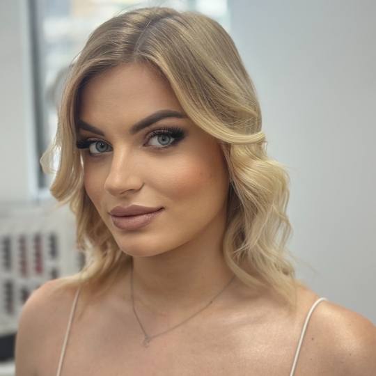 GM Beauty studio #beograd Make-up / šminkanje Profesionalno šminkanje + veštačke trepavice