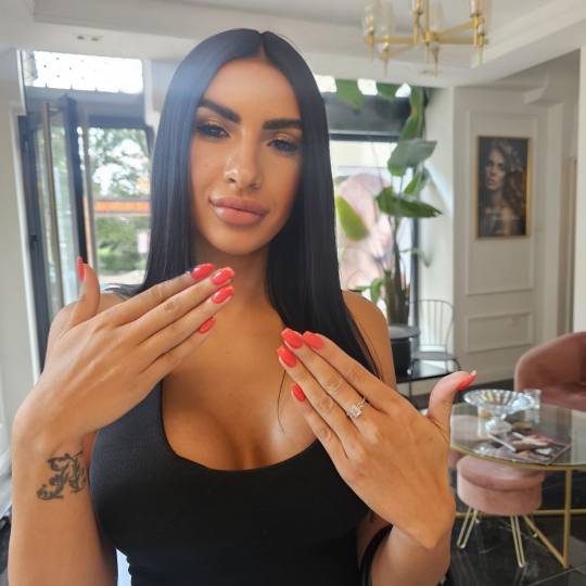 Esthetique Privé #beograd Izlivanje noktiju Izlivanje noktiju gelom - L dužina