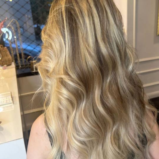 Esthetique Privé #beograd Ombre, sombre, balayage Balayage + Preliv +Feniranje + Šišanje +Black C