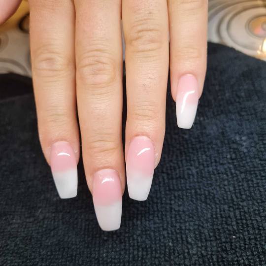 Right Beauty #beograd Izlivanje noktiju Izlivanje noktiju dužina 3