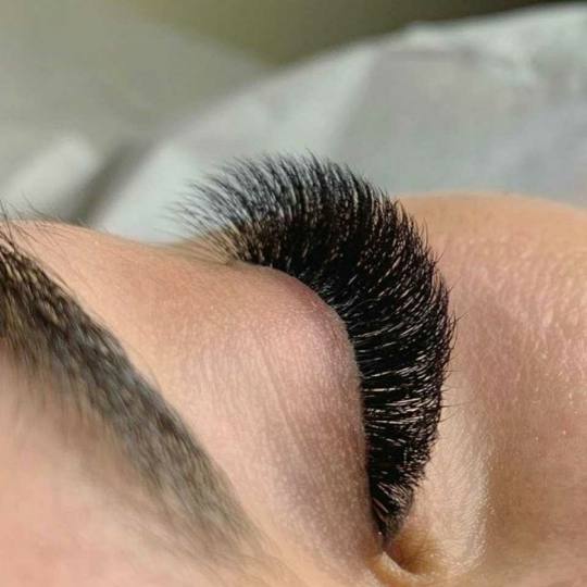 Right Beauty #beograd Nadogradnja trepavica Nadogradnja trepavica - ruski volumen 5D - 8D