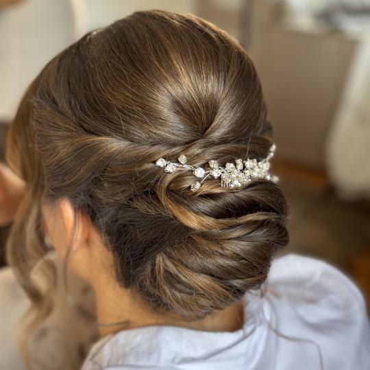 Studio Kristina Jovanović #beograd Pletenice, kike, punđe Pravljenje punđe