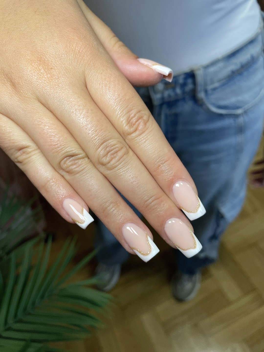 Beauty room Zvezdara #beograd Izlivanje noktiju Izlivanje noktiju gelom - M dužina