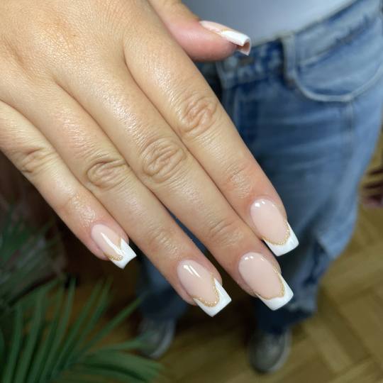 Beauty room Zvezdara #beograd Izlivanje noktiju Izlivanje noktiju gelom - M dužina