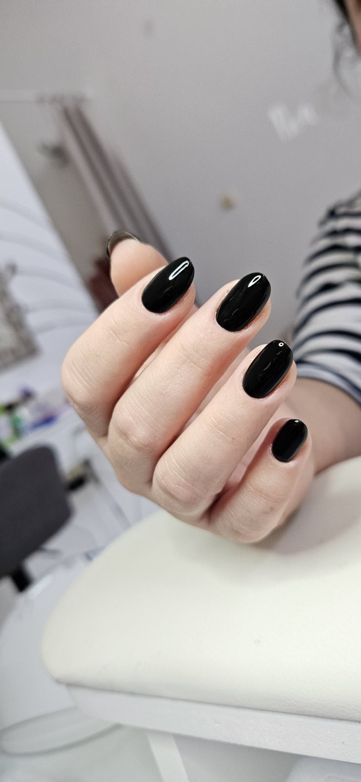 Beauty centar by Alex R #novisad Ojačavanje noktiju Ojačavanje prirodnih noktiju gelom + trajni lak