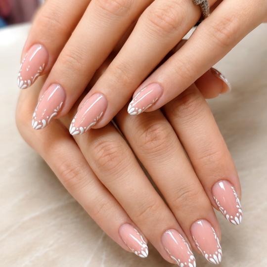 Kala Beauty lab #beograd Izlivanje noktiju Izlivanje noktiju gelom - M dužina