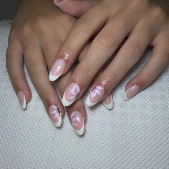 Sneža Nails #beograd Izlivanje noktiju Izlivanje noktiju gelom - M dužina Nokti