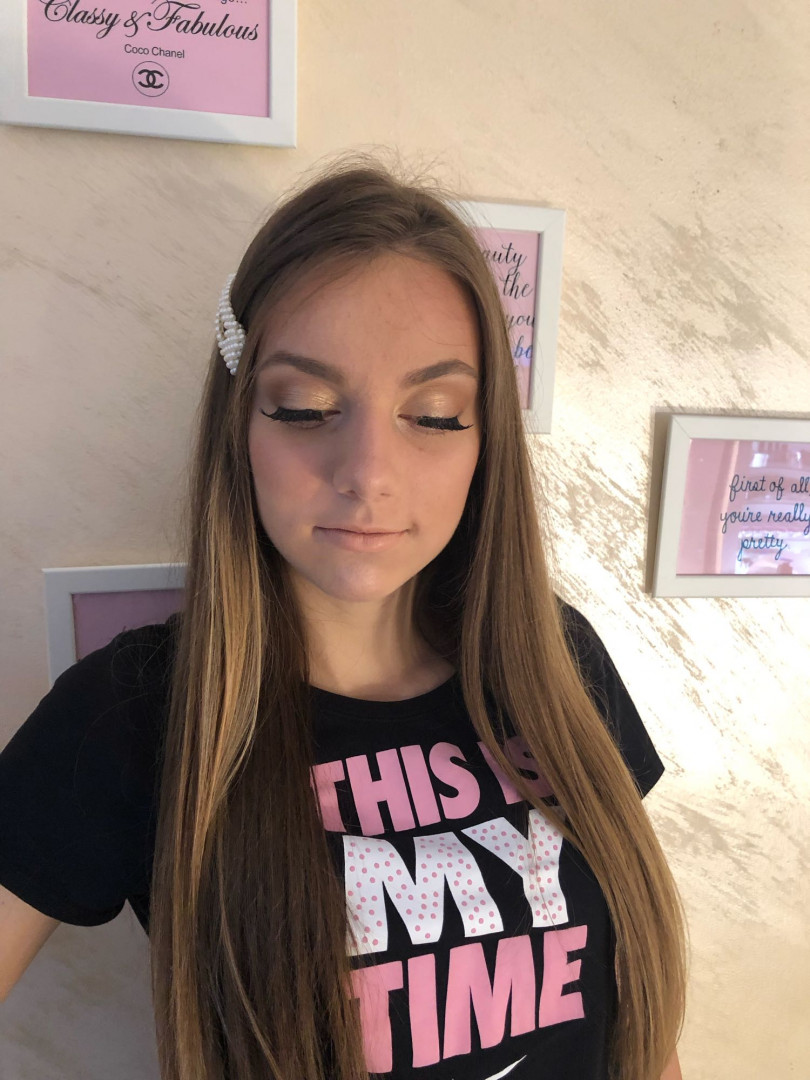 Mademoiselle Beauty #beograd Make-up / šminkanje Profesionalno šminkanje + veštačke trepavice