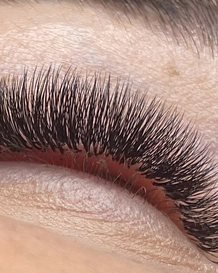 Right Beauty #beograd Nadogradnja trepavica Nadogradnja trepavica - ruski volumen 5D - 8D
