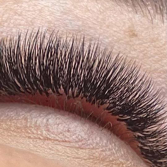 Right Beauty #beograd Nadogradnja trepavica Nadogradnja trepavica - ruski volumen 5D - 8D