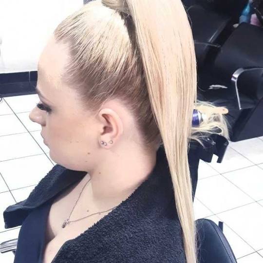 Headroom #beograd Nadogradnja kose Iznajmljivanje umetaka sa nadogradnjom - veštačka kosa Visoki r