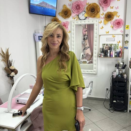 Studio Lepote D&N #beograd Feniranje i stilizovanje Feniranje na talase - ekstra duga kosa