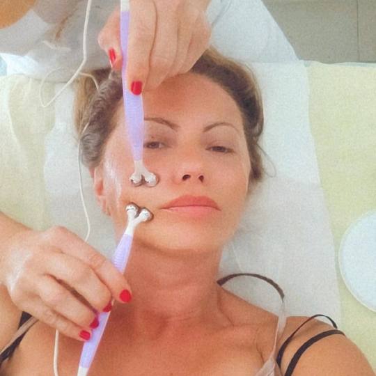 Emilly #beograd Tretman lica Myolift lica Myolift je tretman namenjen za neinvazivnu mikrostrujnu te