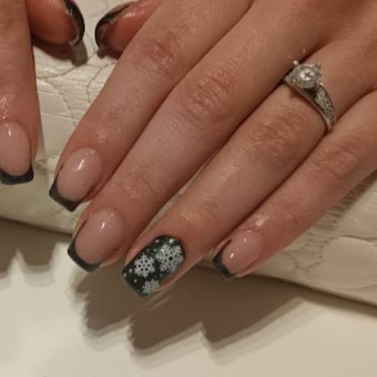Nail Studio MPN #beograd Gel lak Trajni lak - ruke Trajni lak + french kao dodatak na uslugu
