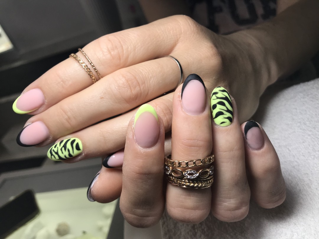 Studio Moldovan #beograd Ukrašavanje noktiju Nail art - jednostavan