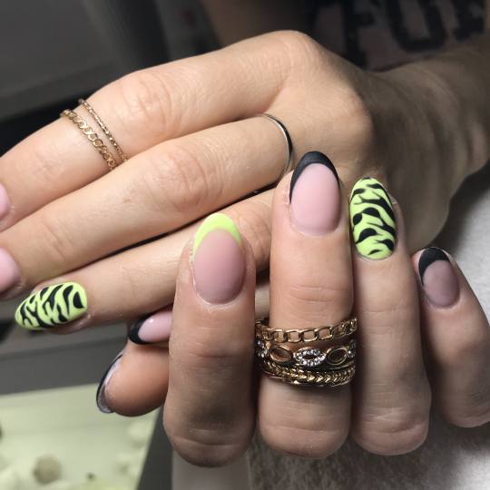 Studio Moldovan #beograd Ukrašavanje noktiju Nail art - jednostavan