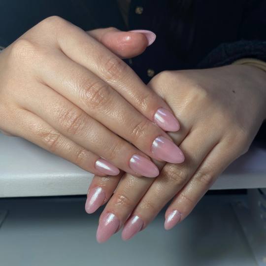 GM Beauty studio #beograd Izlivanje noktiju Izlivanje noktiju gelom - L dužina