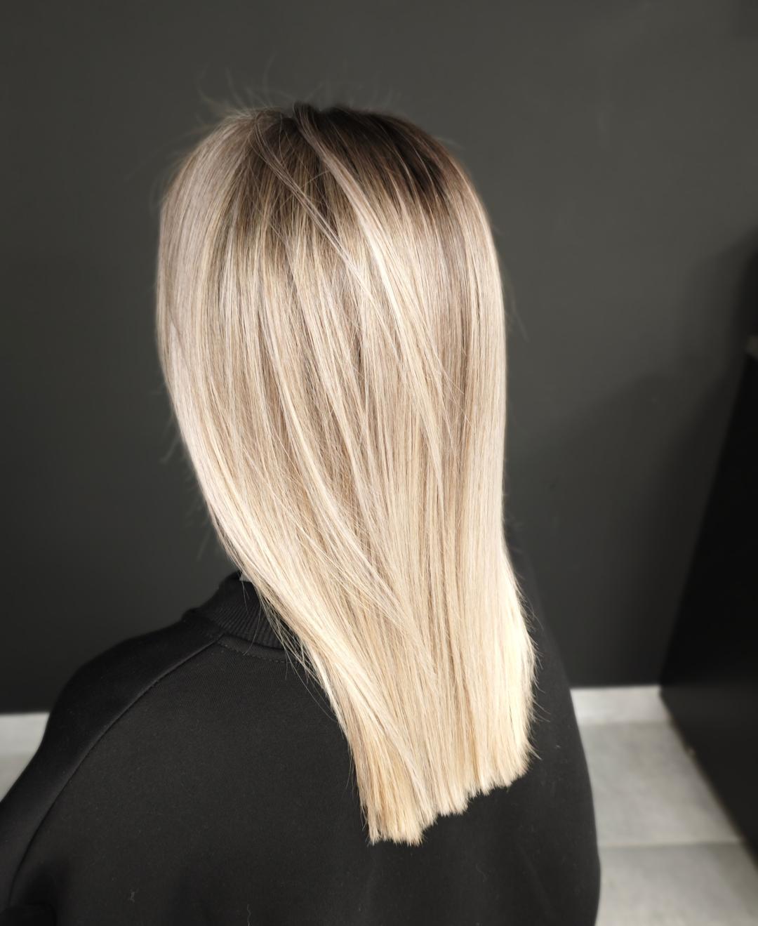 Kotenkova Studio & Education #beograd Pramenovi Blond tehnike cele dužine - kosa srednje dužine