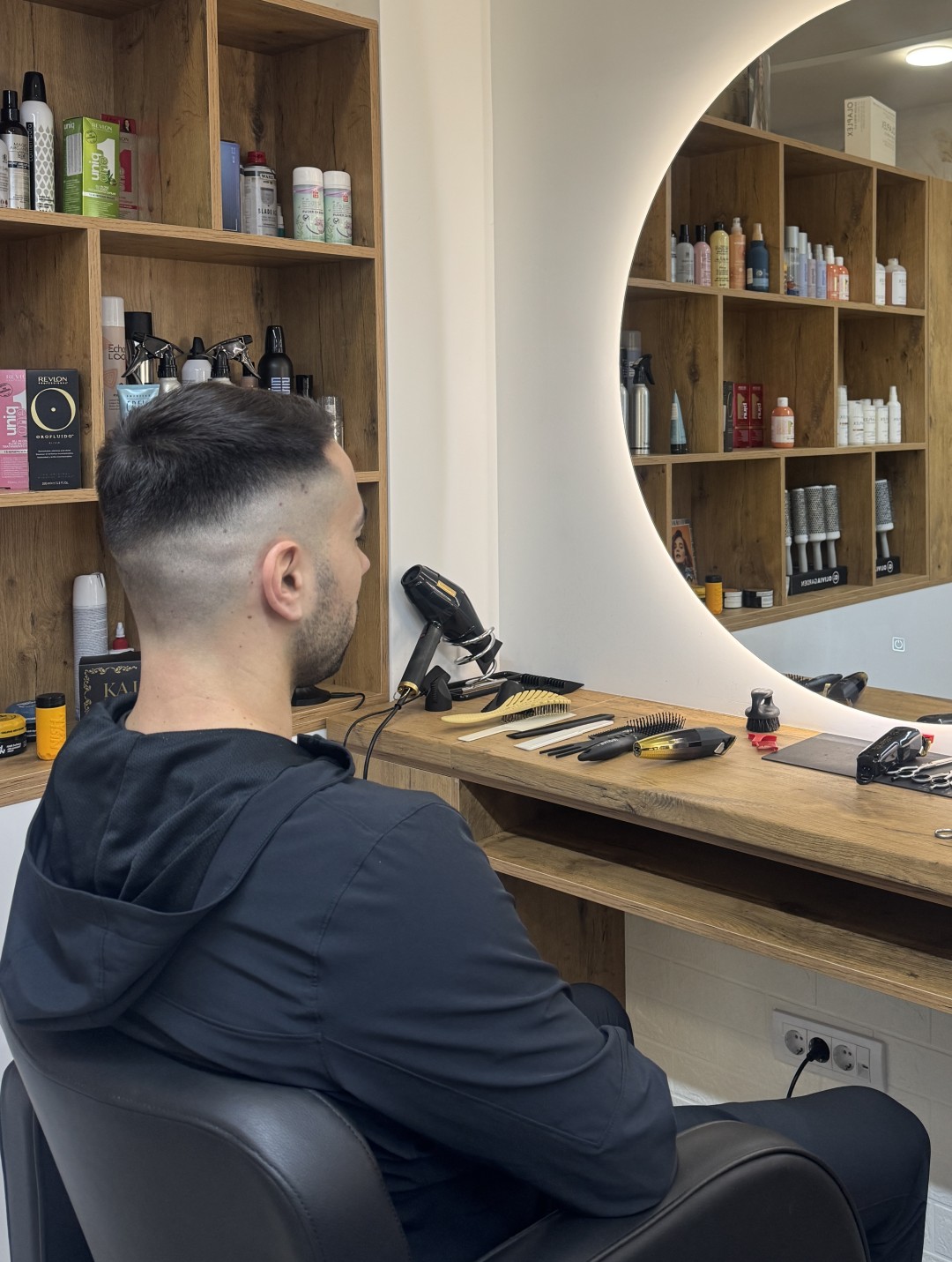 Studio Eleven Ladies&Gentlemen #beograd Muško šišanje Muško šišanje + pranje kose