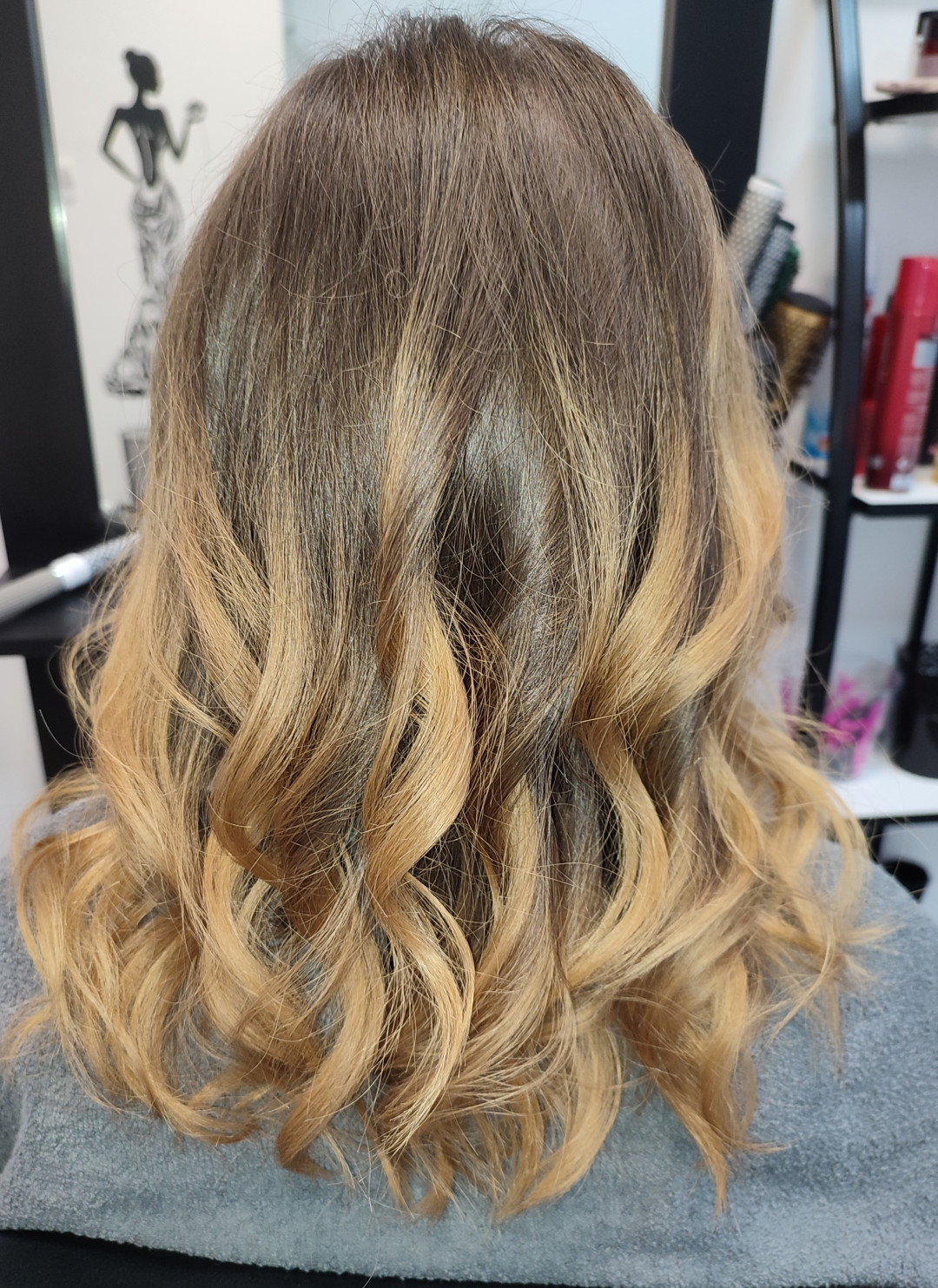 Infinity Hair #novisad Feniranje i stilizovanje Feniranje na talase - duga kosa (do lopatica)