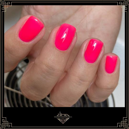 Diamonds & Pearls Beauty Studio #beograd Manikir Ruski manikir + gel lak kratki nokti