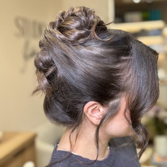 Studio Kristina Jovanović #beograd Pletenice, kike, punđe Pravljenje punđe