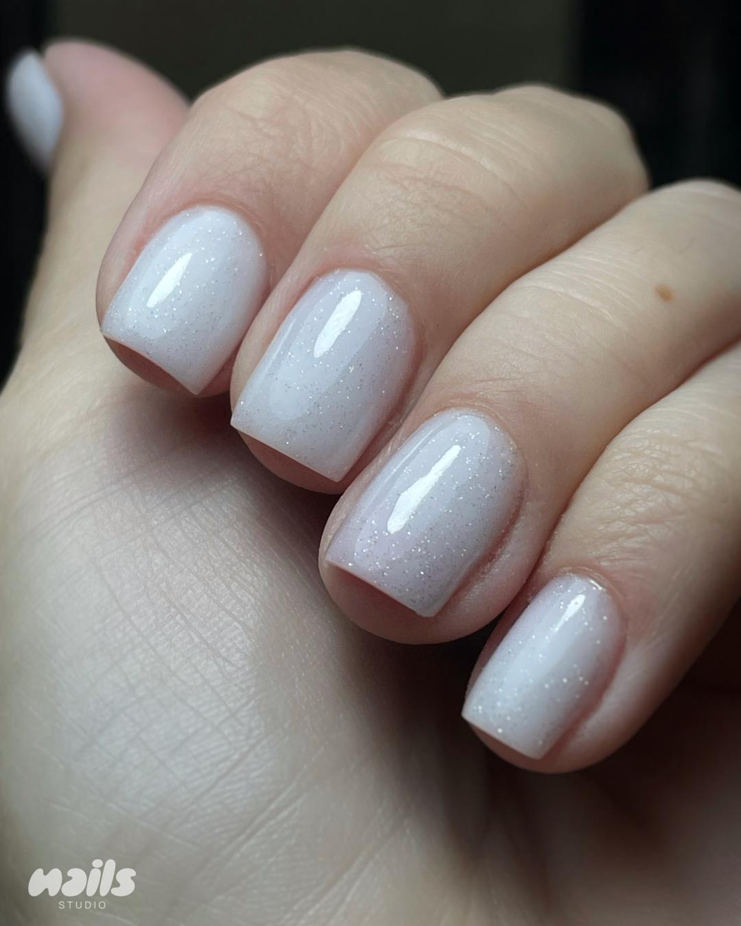 Gel lak / rubber baza - Nails Studio, Beograd Ojačavanje noktiju Nokti Ojačavanje noktiju, Beograd, Banovo brdo