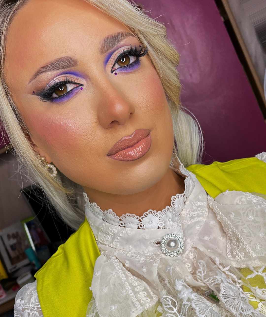 Golden beauty by Mimi #nis Make-up / šminkanje Profesionalno šminkanje + veštačke trepavice