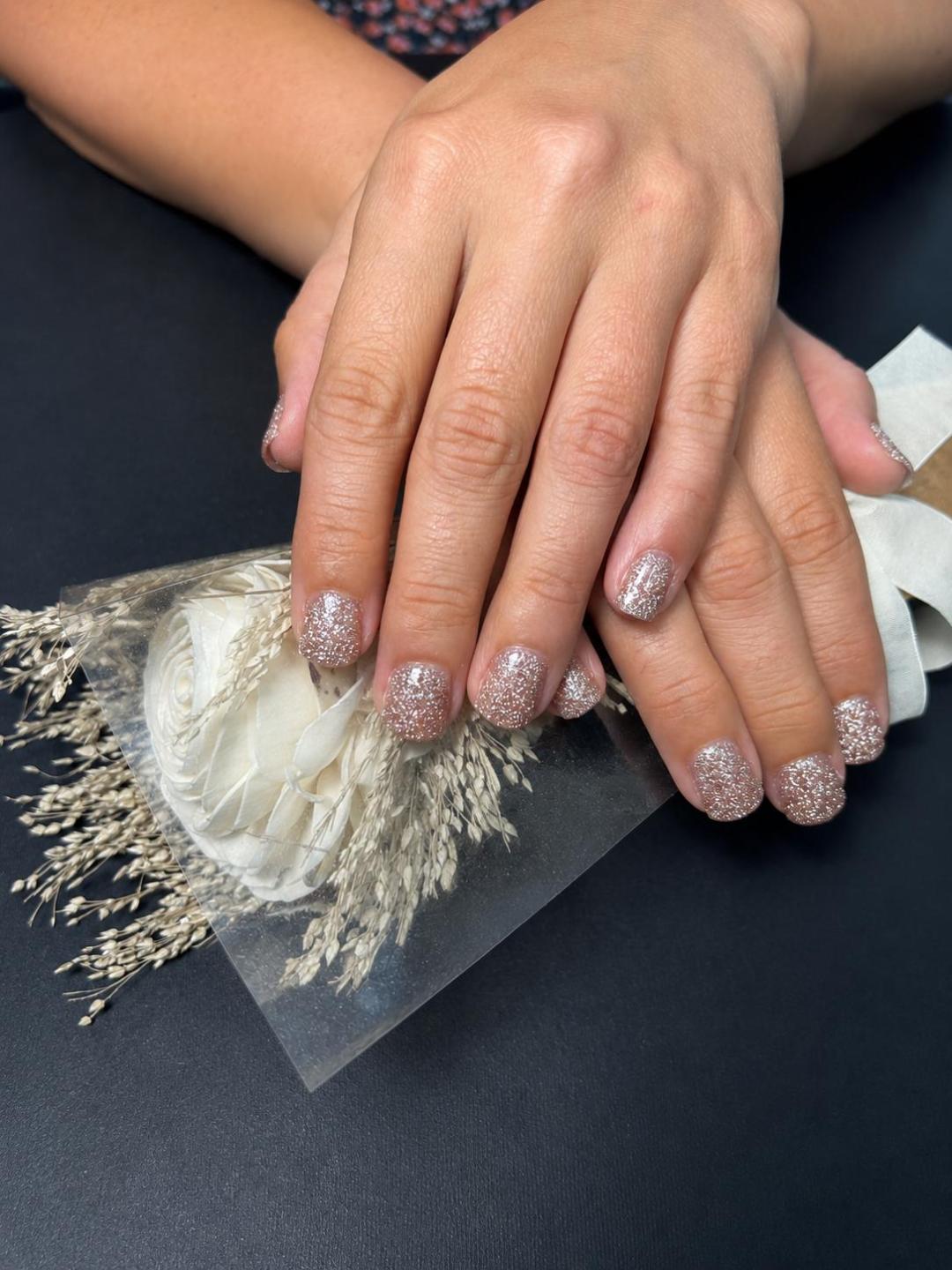 Gel lak ruku + spa manikir gratis - Shishi beauty studio, Beograd Gel lak Nokti Gel lak, Beograd, Centar, Stari grad, Dorćol