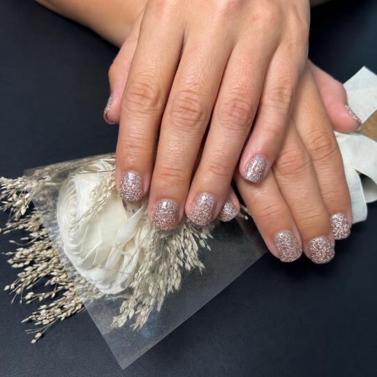 Shishi beauty studio #beograd Gel lak Gel lak ruku + spa manikir gratis Nokti