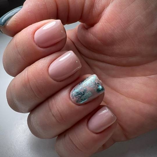 Krispy #beograd Izlivanje noktiju Izlivanje noktiju gelom + kombinovani manikir - S dužina