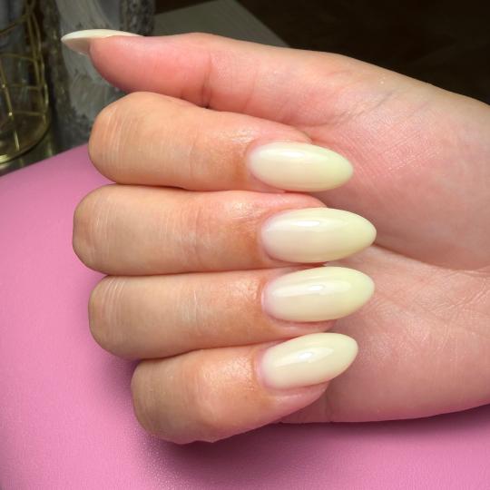 Beauty room Zvezdara #beograd Izlivanje noktiju Izlivanje noktiju gelom - M dužina Nokti