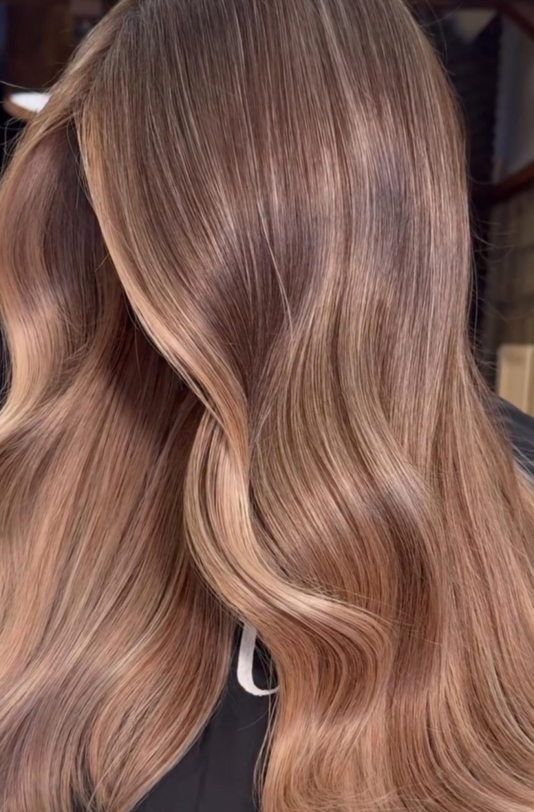 Balayage + Preliv +Feniranje + Šišanje +Black Caviar tretman - Esthetique Privé, Beograd Ombre, sombre, balayage Frizerski saloni i frizeri Ombre, sombre, balayage, Beograd, Centar, Stari grad, Dorćol