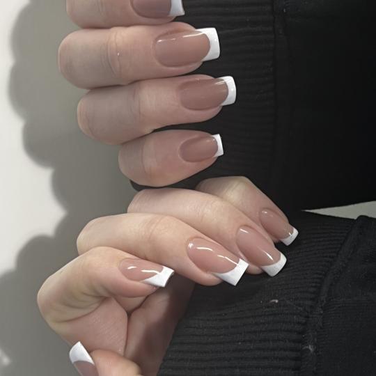 Touch Aesthetic&Medical care #beograd Nadogradnja noktiju Nadogradnja noktiju gel - M dužina - majs