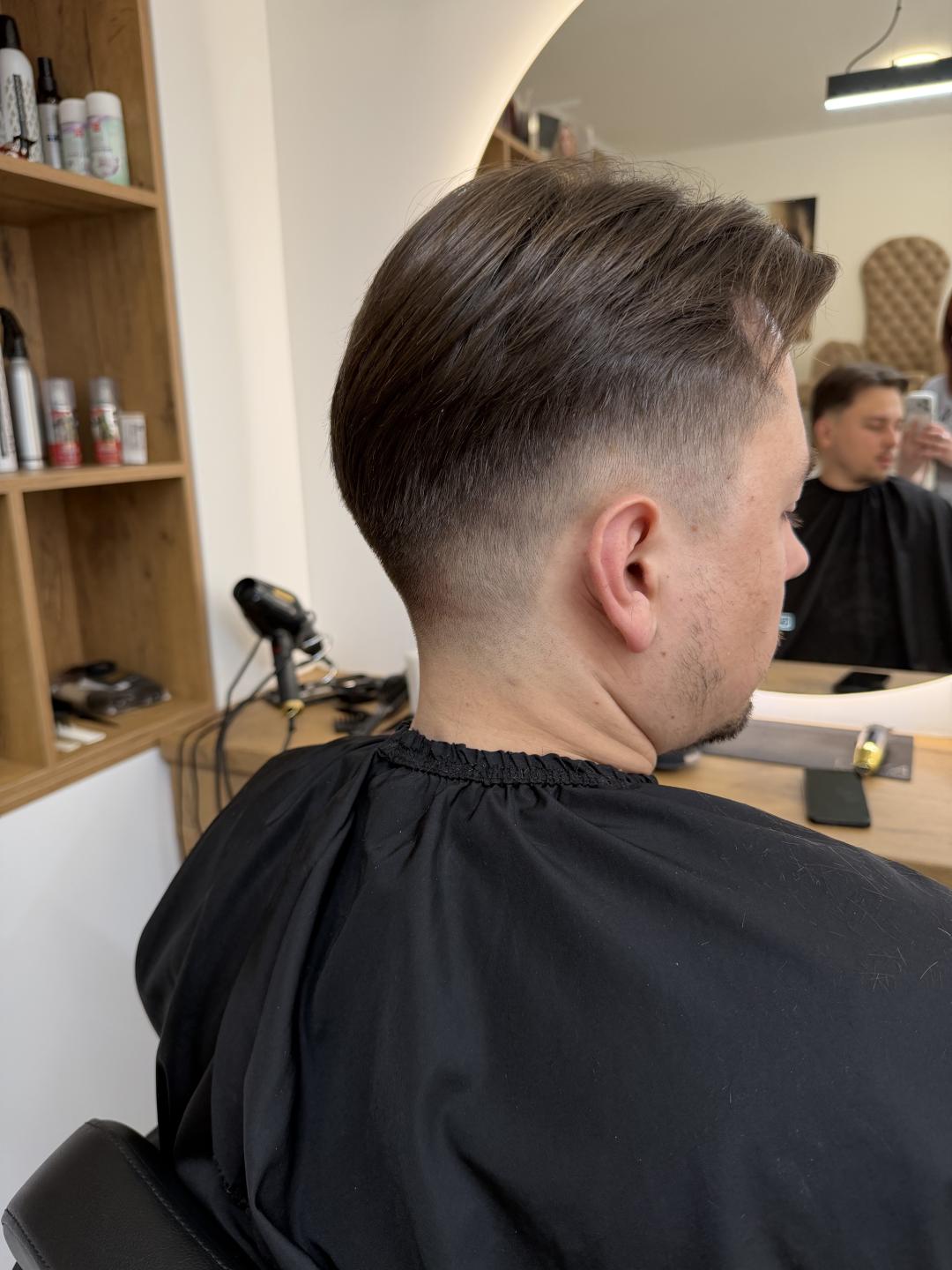 Studio Eleven Ladies&Gentlemen #beograd Muško šišanje Muško šišanje fade + pranje kose