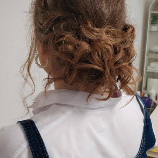 Dve mace 1 #beograd Pletenice, kike, punđe Svečana frizura - jednostavna