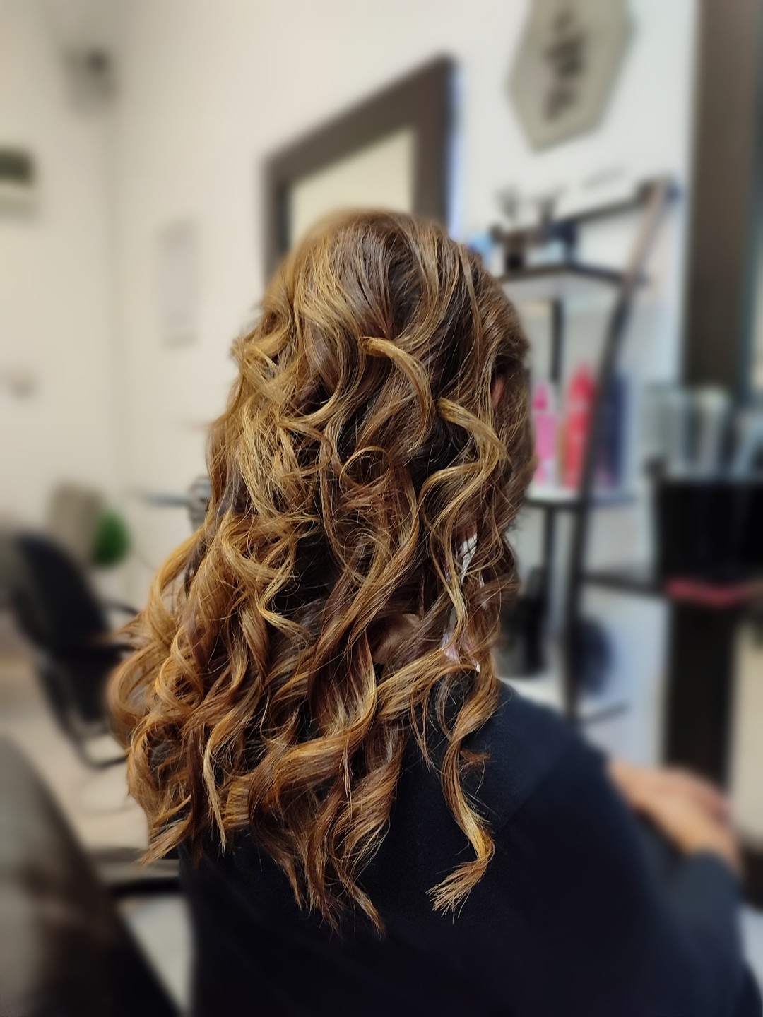 Infinity Hair #novisad Feniranje i stilizovanje Talasi na peglu bez pranja - duga kosa