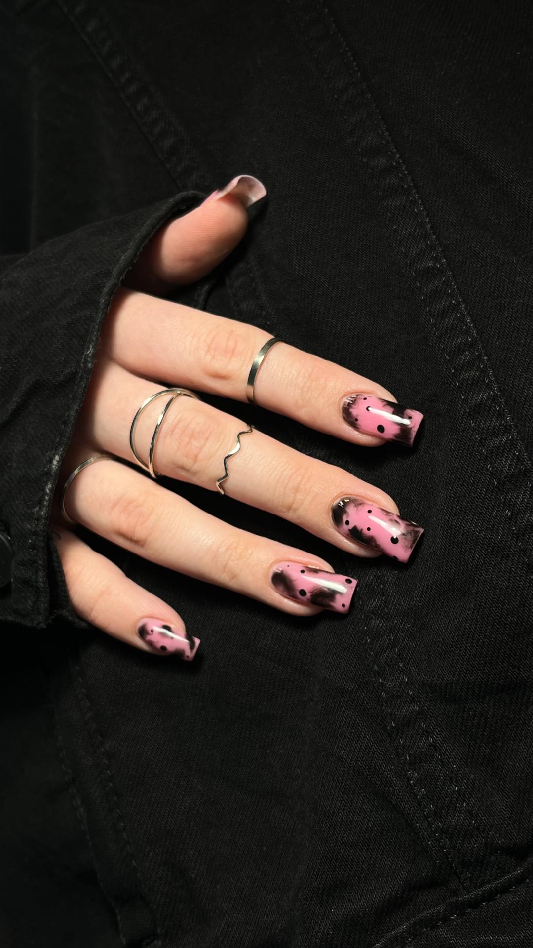 Lak dizajn - Touch Aesthetic&Medical care, Beograd Lakiranje noktiju Nokti Lakiranje noktiju, Beograd, Vračar, Čubura, Crveni krst