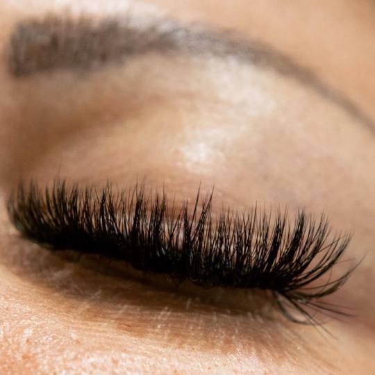 Ashanti Beauty Salon & Academy #beograd Nadogradnja trepavica Nadogradnja svilenih trepavica - mix m