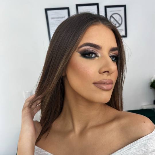 Just me #beograd Make-up / šminkanje Profesionalno šminkanje - večernja šminka
