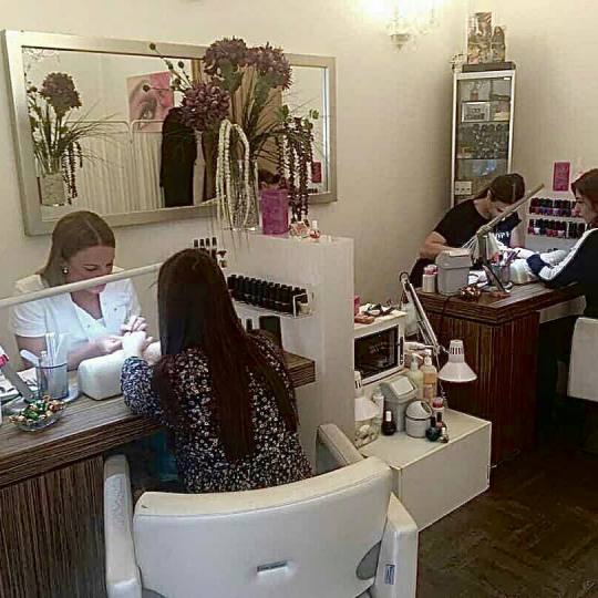Kapriz #beograd Manikir Manikir + OPI gel lak običan dan ?