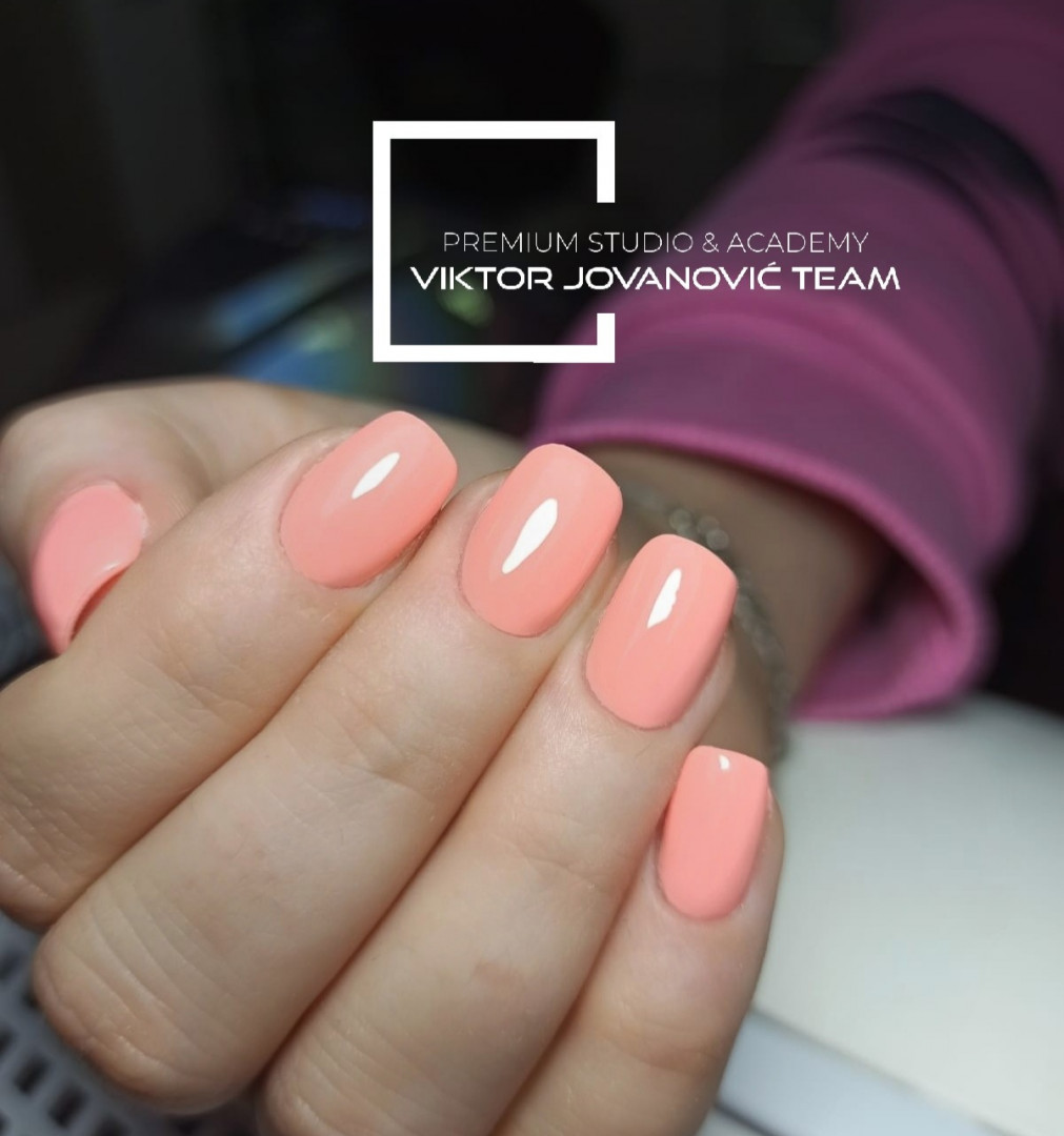 Korekcija noktiju - S velicina - BEAUTY CENTER Viktor Jovanović, Subotica Izlivanje noktiju Nokti Izlivanje noktiju, Subotica, Centar