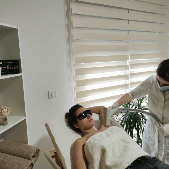D&D Beauty Center #beograd Laserska epilacija Laserska epilacija pazuha - za dame