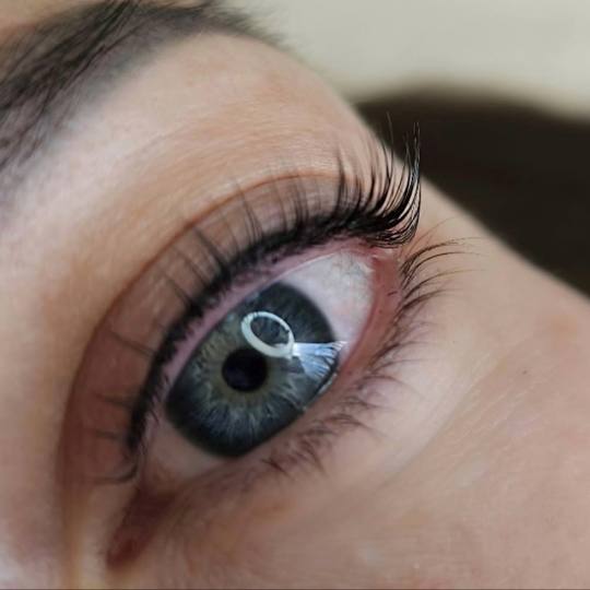 AmiSo Beauty Studio #novisad Trajna šminka Trajna šminka - linija između trepavica