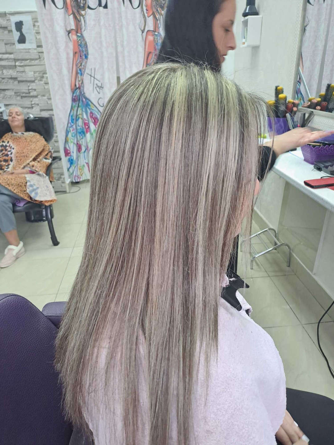 Estetik & Hairstilyst studio F #beograd Farbanje kose Pramenovi na foliju - ekstra duga kosa
