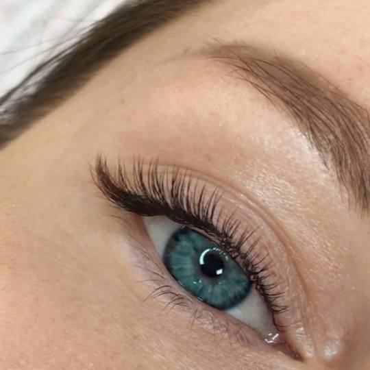 Brankica beauty artist #beograd Nadogradnja trepavica Nadogradnja svilenih trepavica - 1 na 1