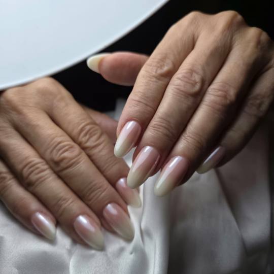 Xenija Beauty Room #beograd Izlivanje noktiju Izlivanje noktiju dual tipsama - L dužina