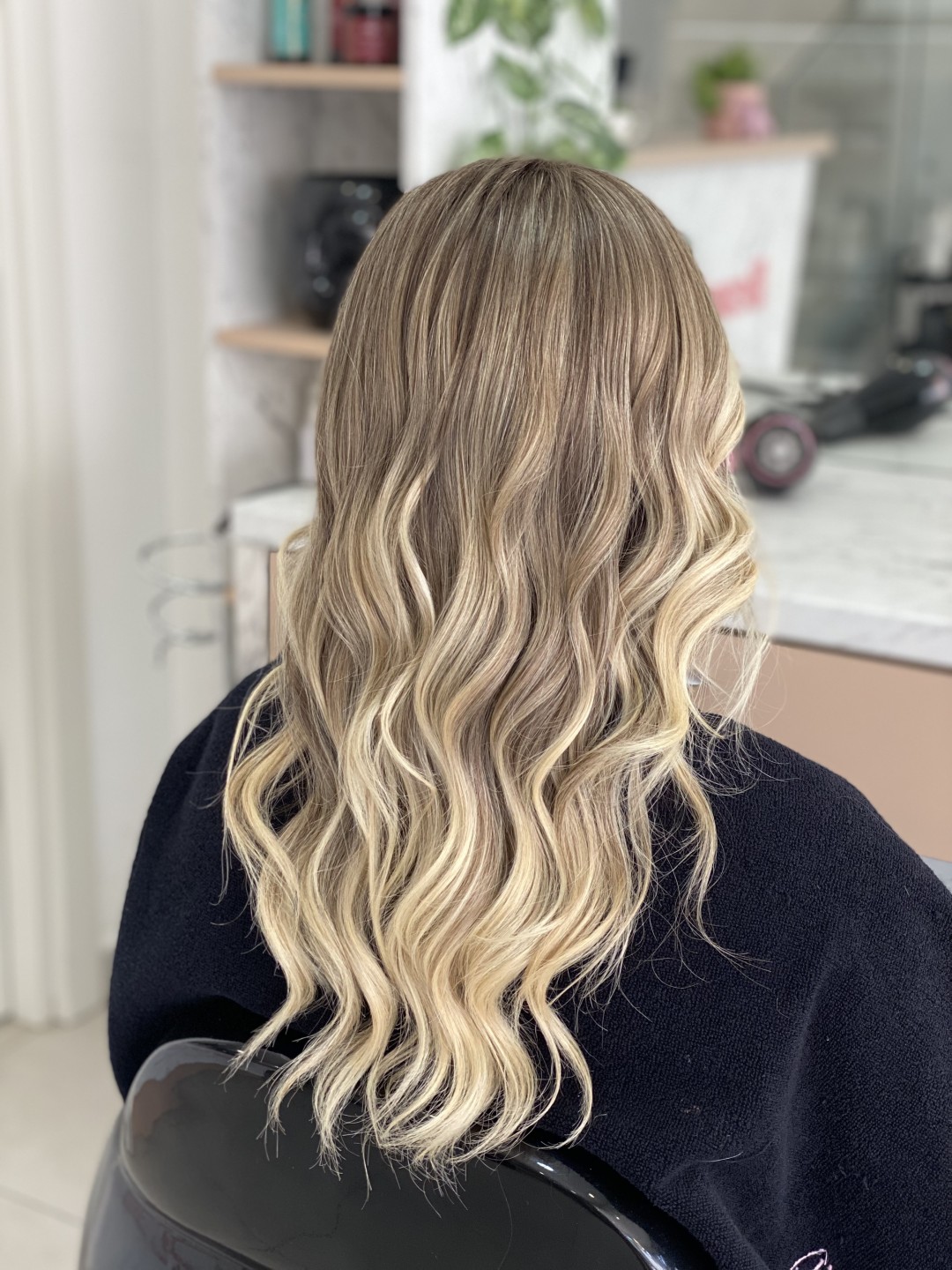 Beauty Cocktail #beograd Feniranje i stilizovanje Feniranje na lokne - duga kosa