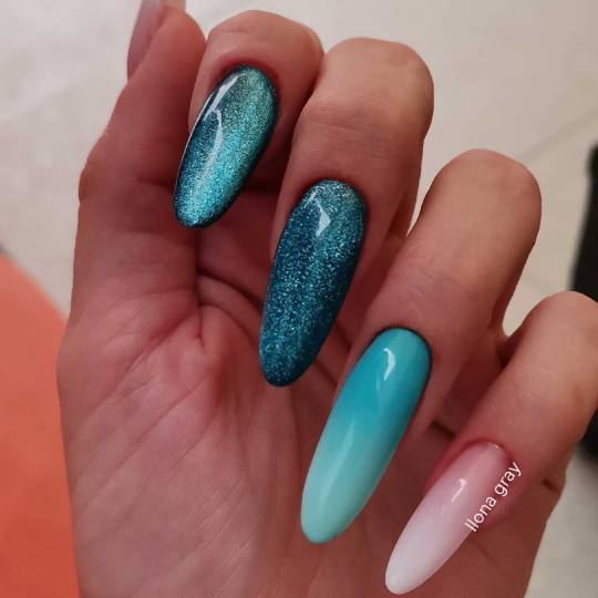 Ilona Gray #beograd izlivanje noktiju xl. cat eye dizajn